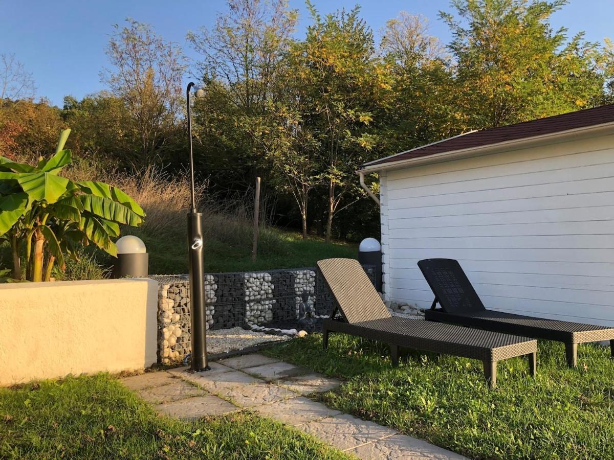 Maison De Vacances Avec Ses Petits Chalets Aouste-sur-Sye Exterior photo